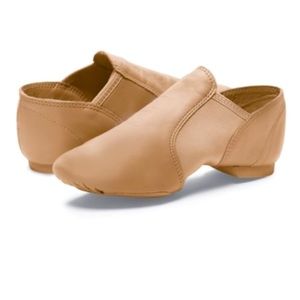 Capezio Jazz shoes. Slip on split soul. In excellent condition.